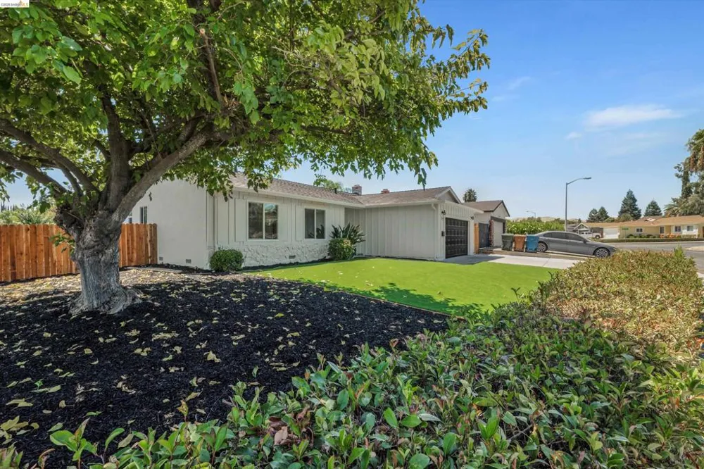 304 Huntington Dr Antioch, CA 94509