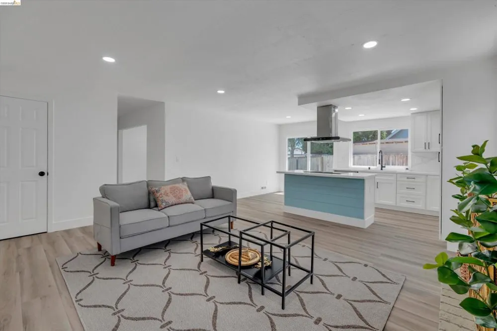 304 Huntington Dr Antioch, CA 94509
