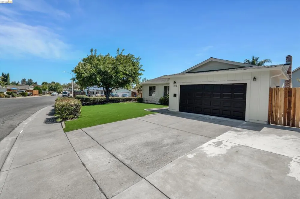 304 Huntington Dr Antioch, CA 94509