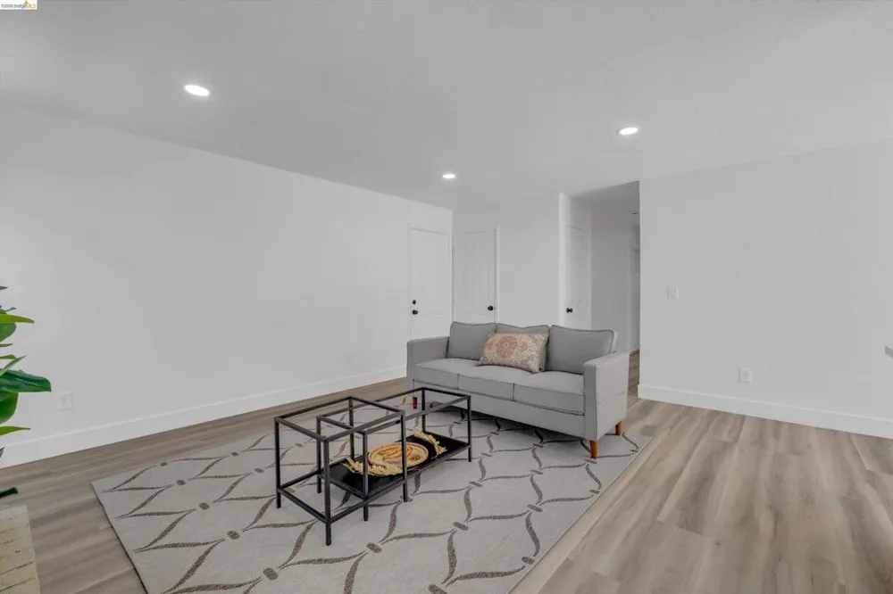 304 Huntington Dr Antioch, CA 94509