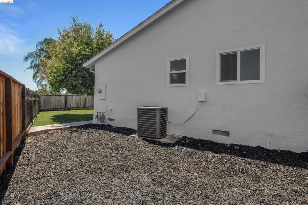 304 Huntington Dr Antioch, CA 94509