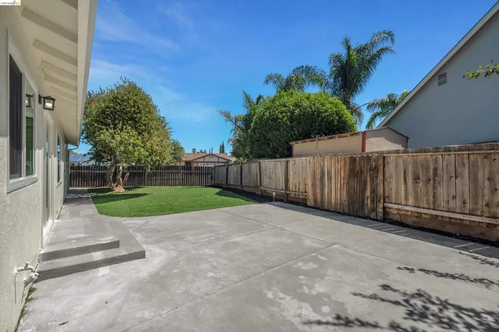 304 Huntington Dr Antioch, CA 94509