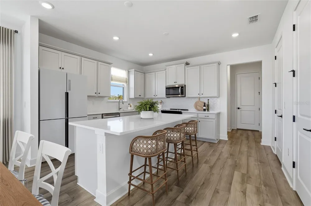 2015 AMELIA BAY PLACE Valrico, FL 33596
