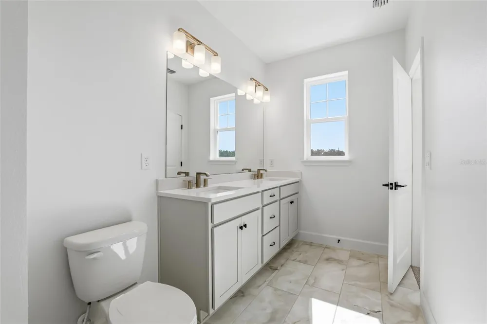 2015 AMELIA BAY PLACE Valrico, FL 33596