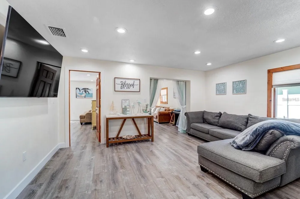 2598 WOOD STREET Sarasota, FL 34237