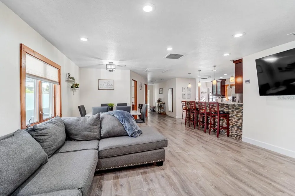 2598 WOOD STREET Sarasota, FL 34237