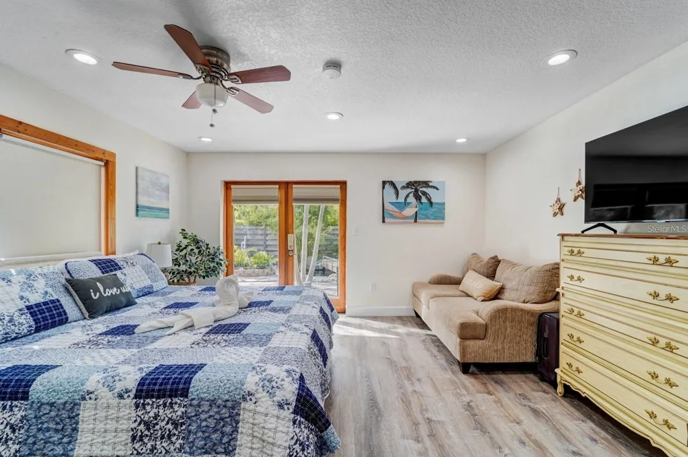 2598 WOOD STREET Sarasota, FL 34237