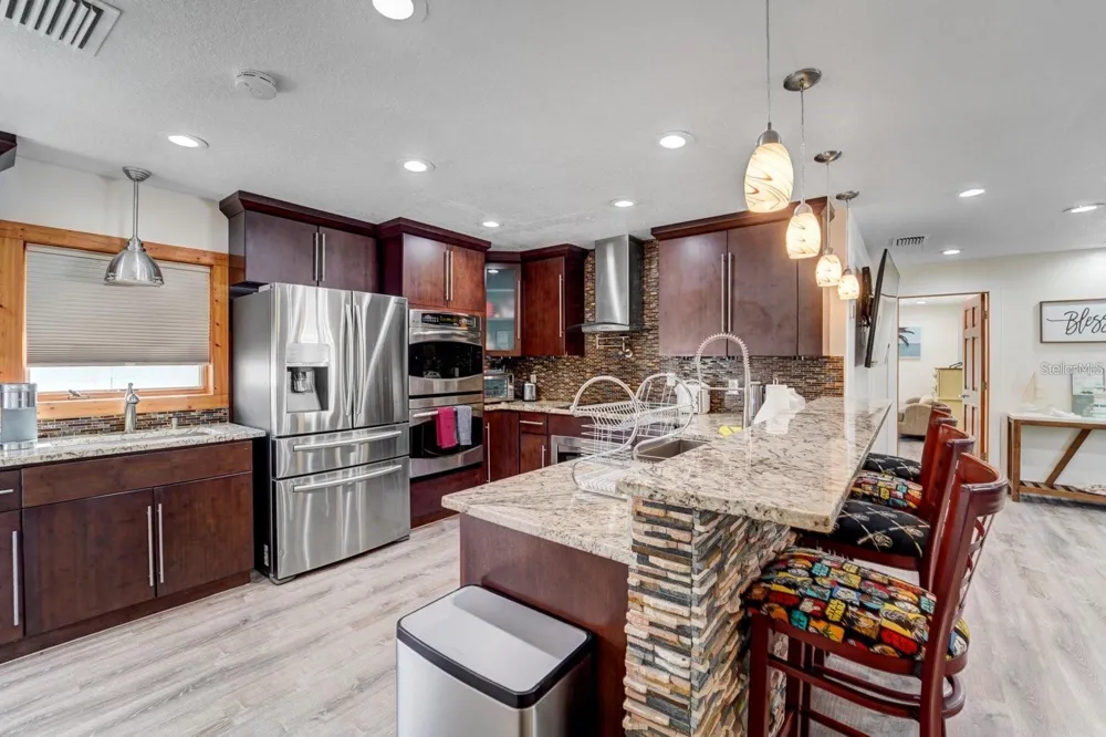 2598 WOOD STREET Sarasota, FL 34237