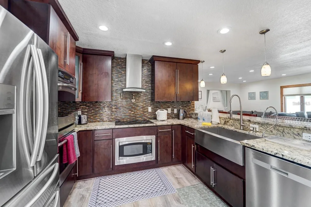 2598 WOOD STREET Sarasota, FL 34237