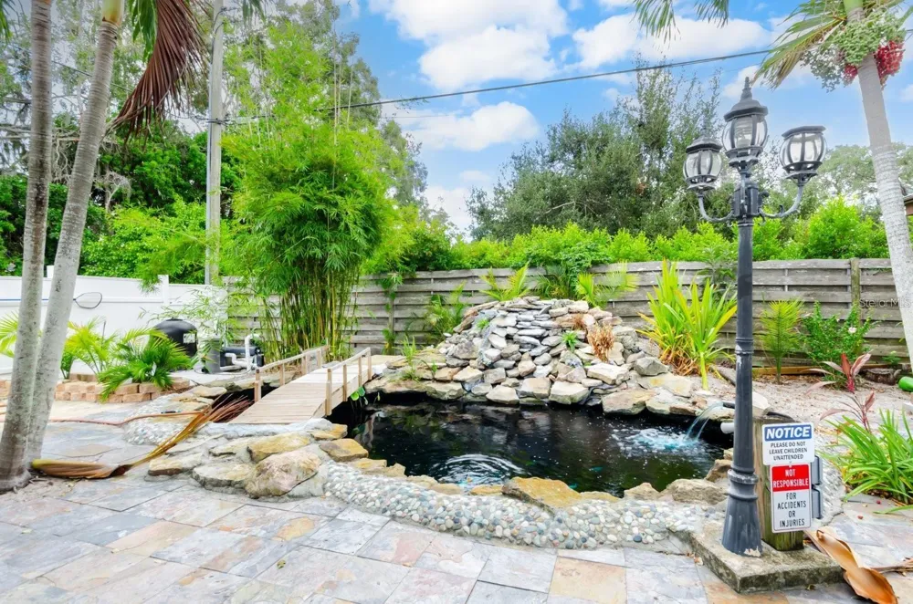 2598 WOOD STREET Sarasota, FL 34237
