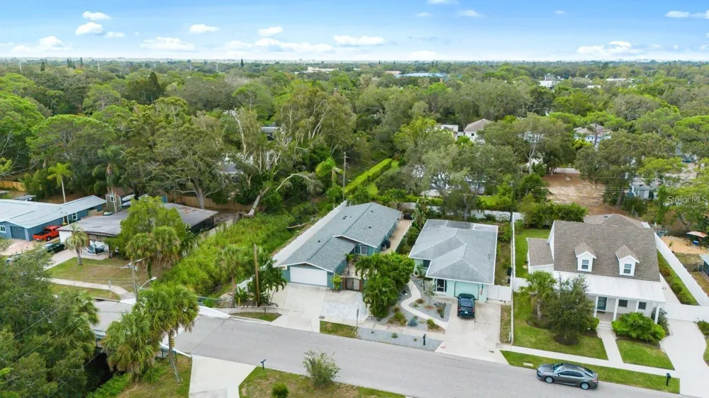 2598 WOOD STREET Sarasota, FL 34237