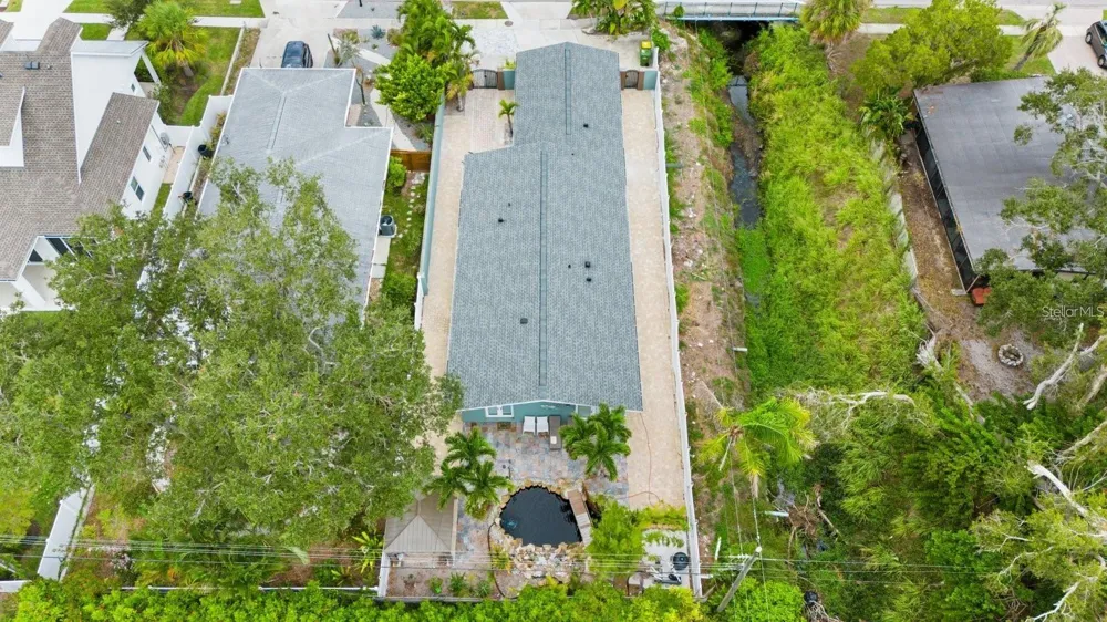 2598 WOOD STREET Sarasota, FL 34237