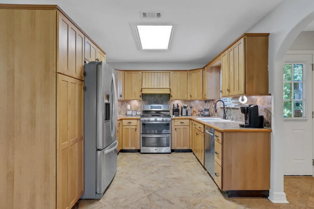 140 Elm Drive Onalaska, TX 77360