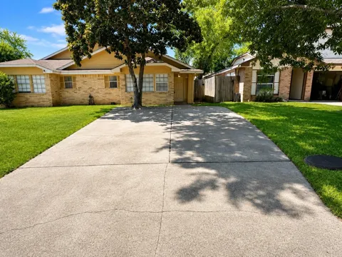 22413 Tree House Lane