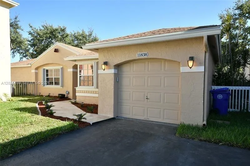 11838 NW 13th St Pembroke Pines, FL 33026