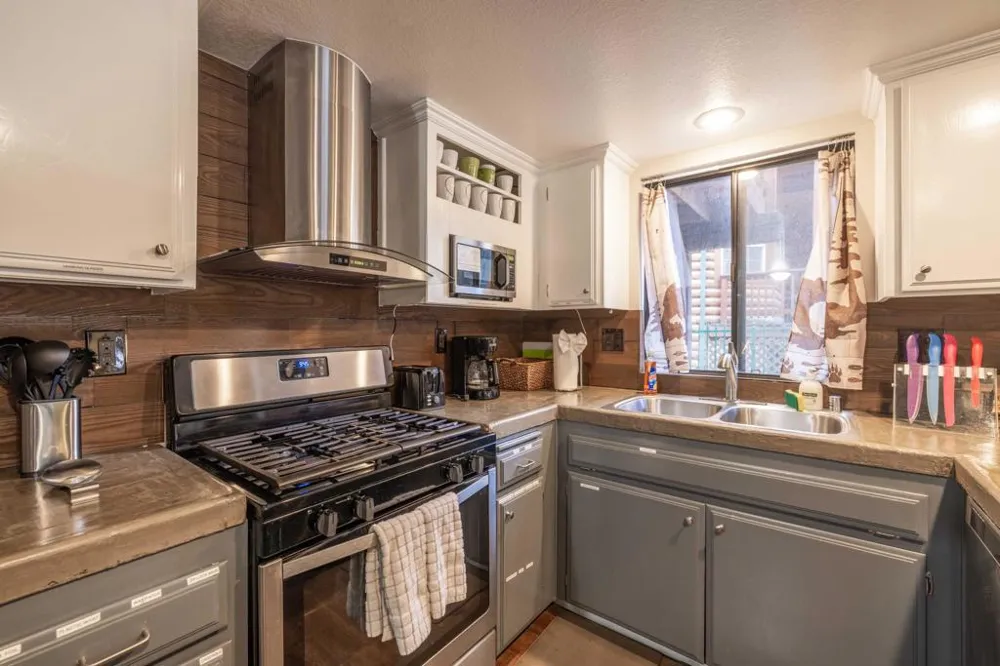 733 Summit Boulevard #2 Big Bear, CA 92314
