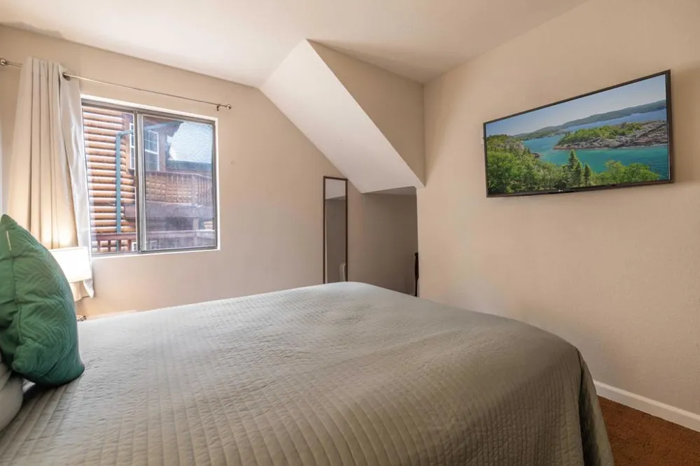733 Summit Boulevard #2 Big Bear, CA 92314