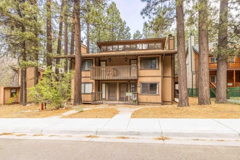 733 Summit Boulevard #2