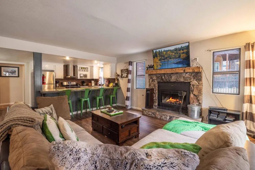 733 Summit Boulevard #2 Big Bear, CA 92314