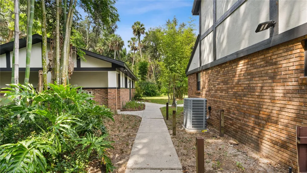 706 S TIMBERLANE DRIVE New Smyrna Beach, FL 32168