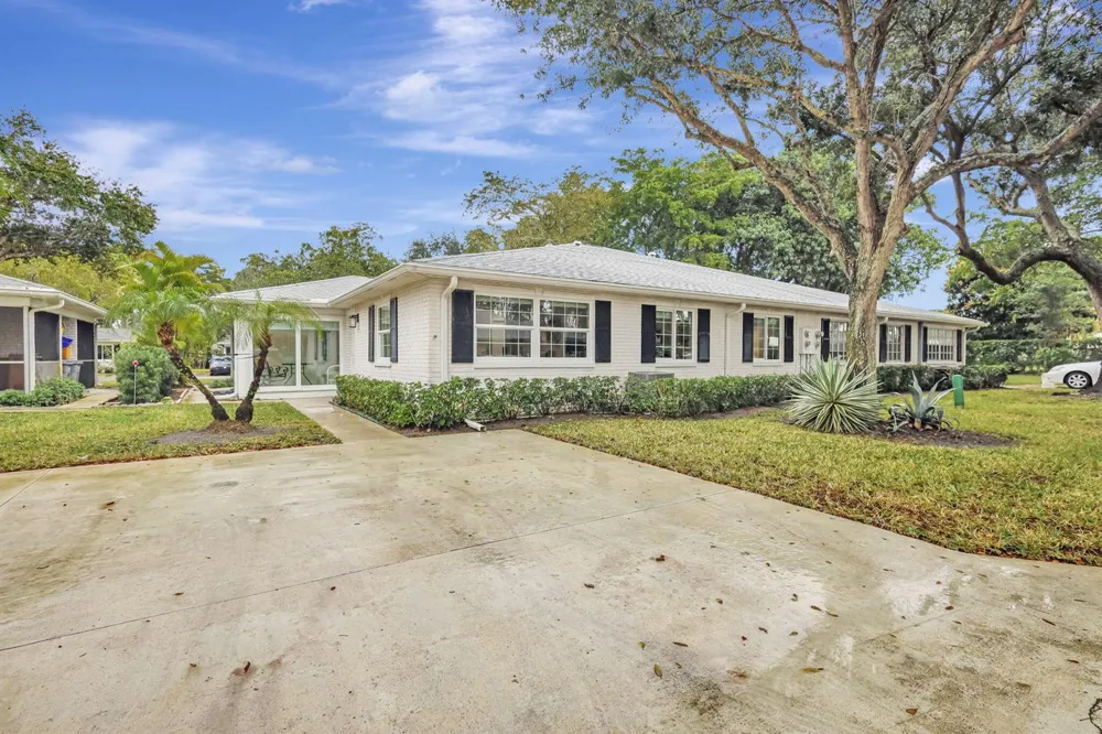 10164 S 45th Way S Boynton Beach, FL 33436