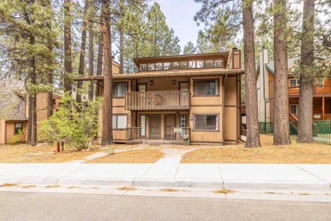 733 Summit Boulevard #2