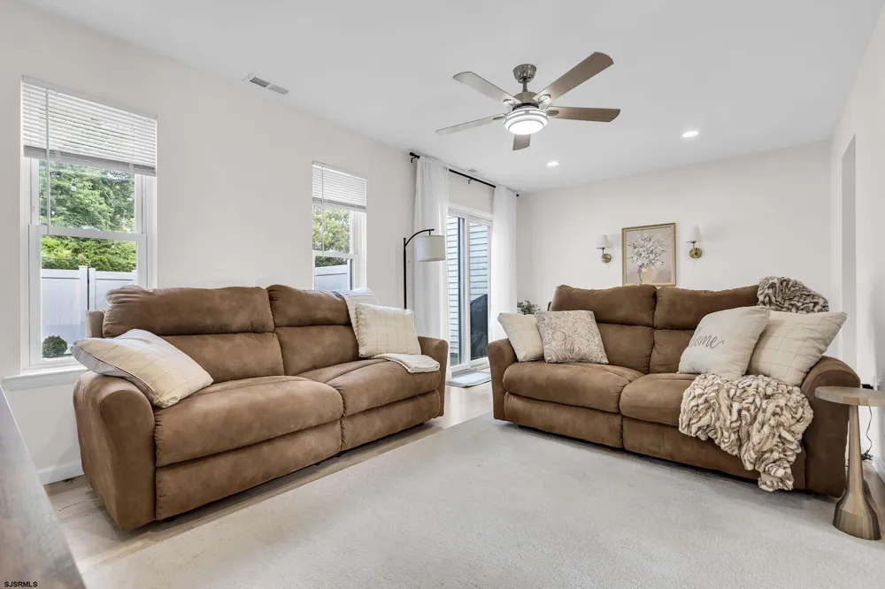 16 Allison Pl Egg Harbor Township, NJ 08234