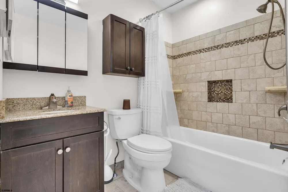16 Allison Pl Egg Harbor Township, NJ 08234
