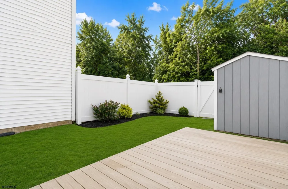 16 Allison Pl Egg Harbor Township, NJ 08234