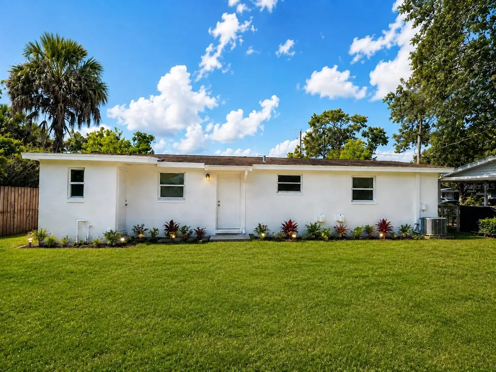 2318 E 111TH AVE Tampa, FL 33612