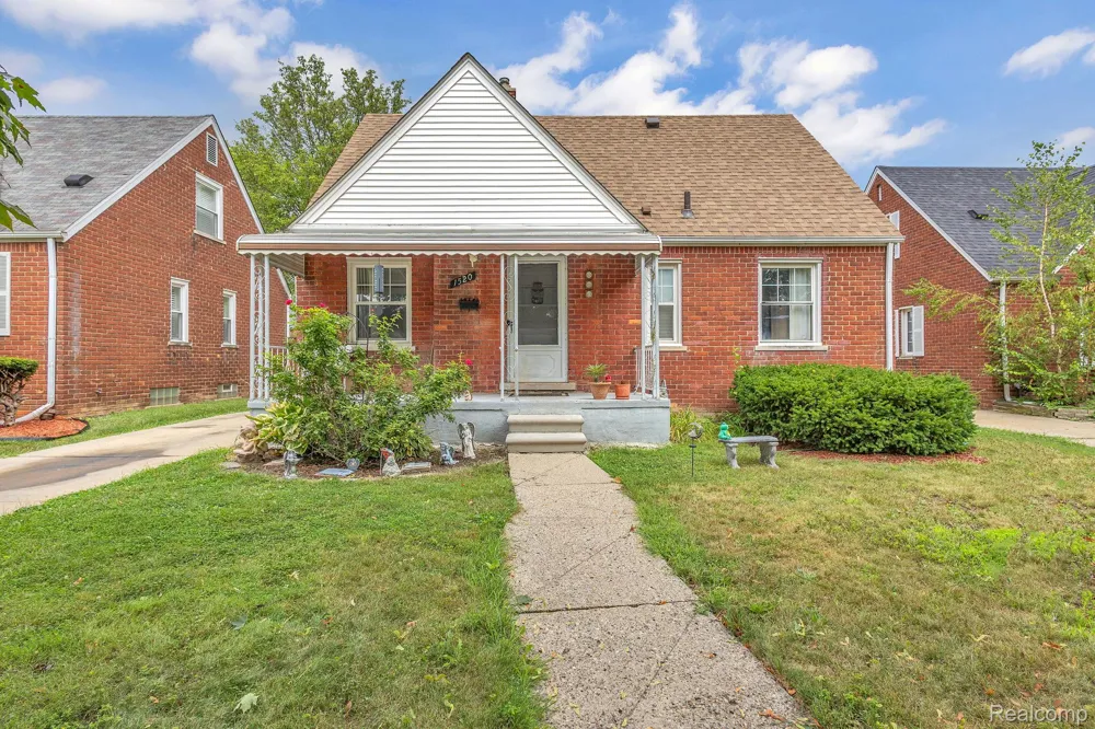 1520 Michigan Boulevard Lincoln Park City, MI 48146