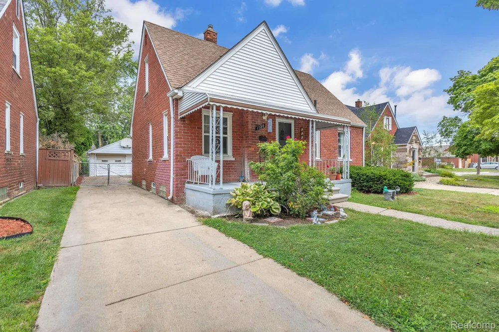 1520 Michigan Boulevard Lincoln Park City, MI 48146