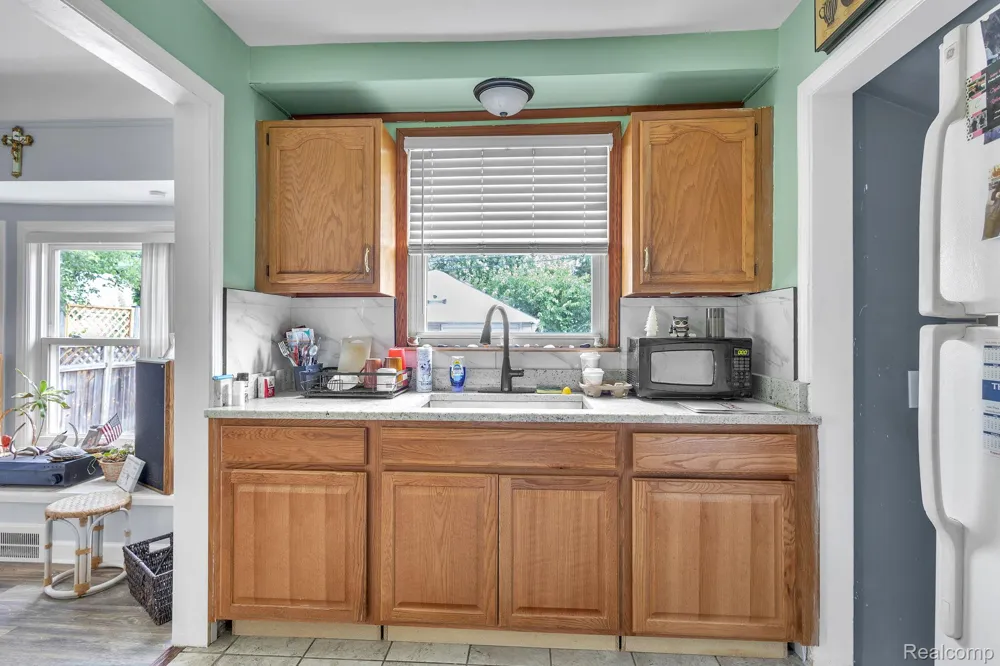 1520 Michigan Boulevard Lincoln Park City, MI 48146