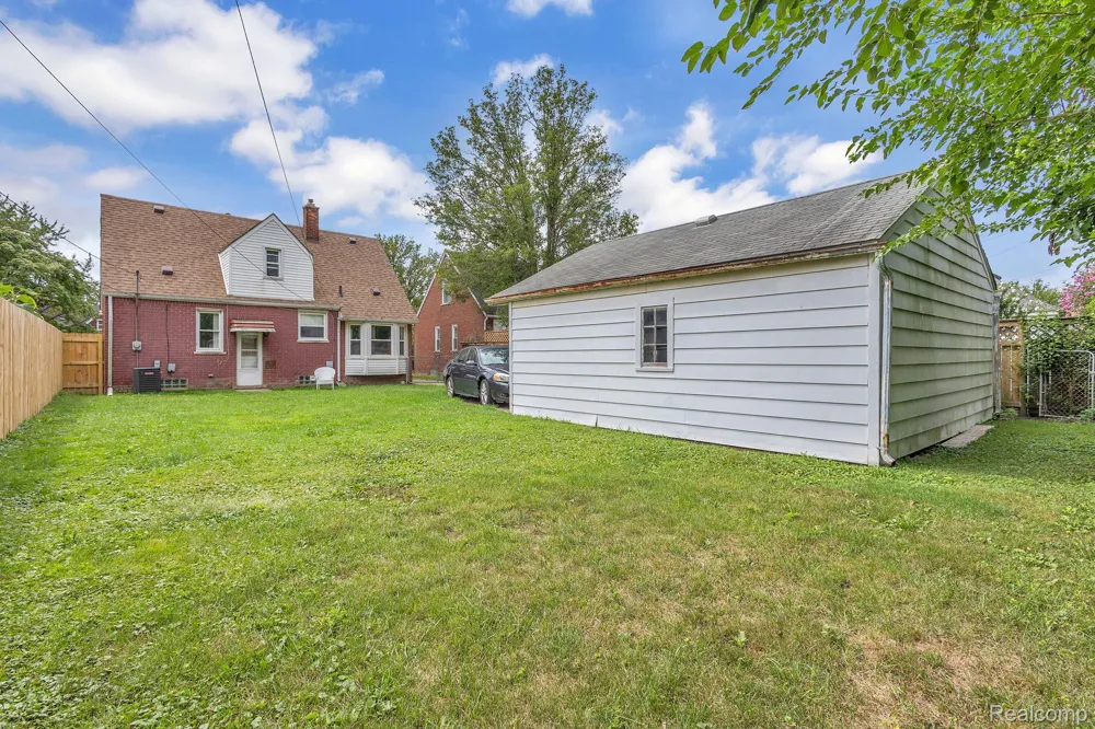 1520 Michigan Boulevard Lincoln Park City, MI 48146