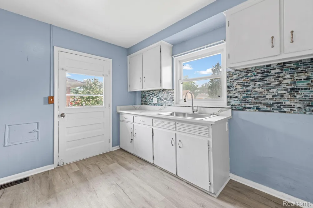 14466 Irene Street Southgate City, MI 48195