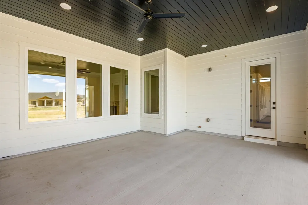 2119 Middlewood Circle Granbury, TX 76049