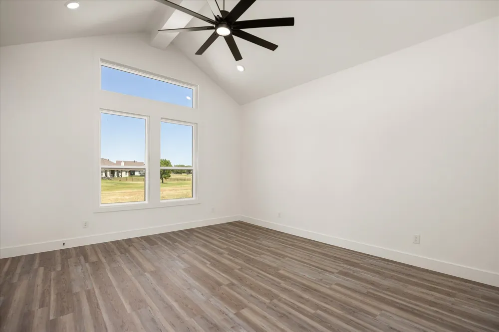 2119 Middlewood Circle Granbury, TX 76049