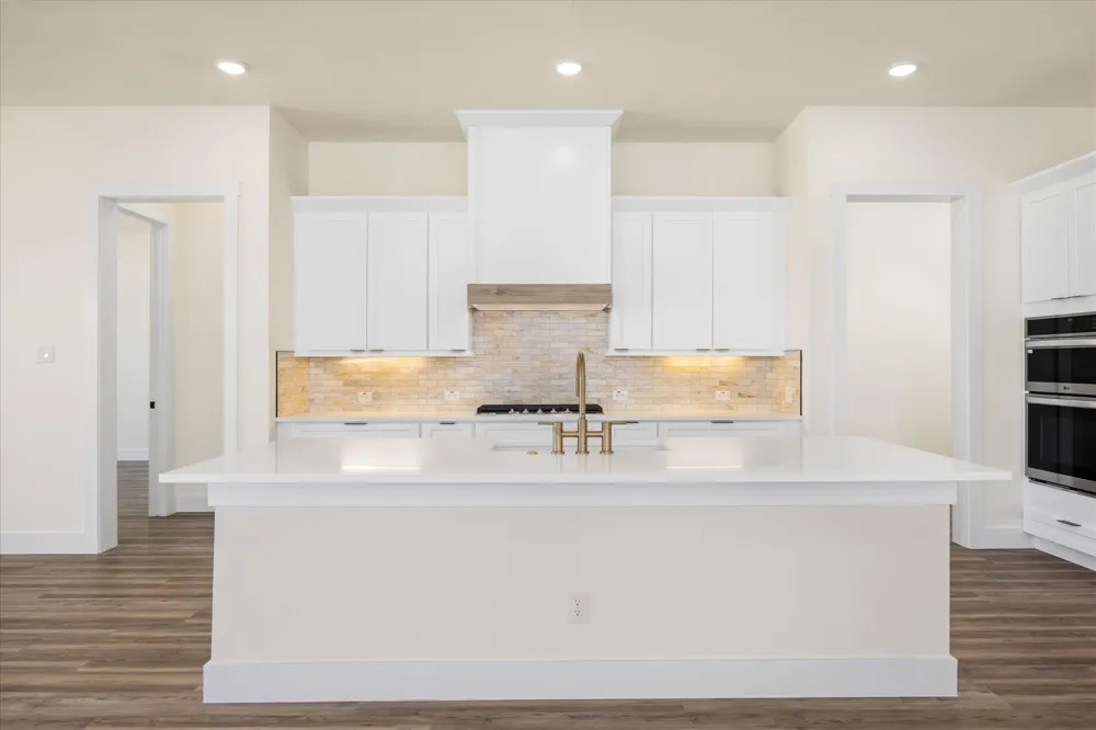 2119 Middlewood Circle Granbury, TX 76049
