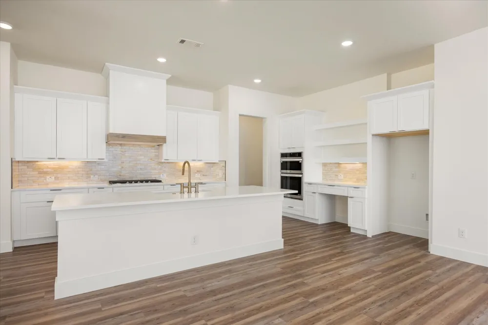 2119 Middlewood Circle Granbury, TX 76049