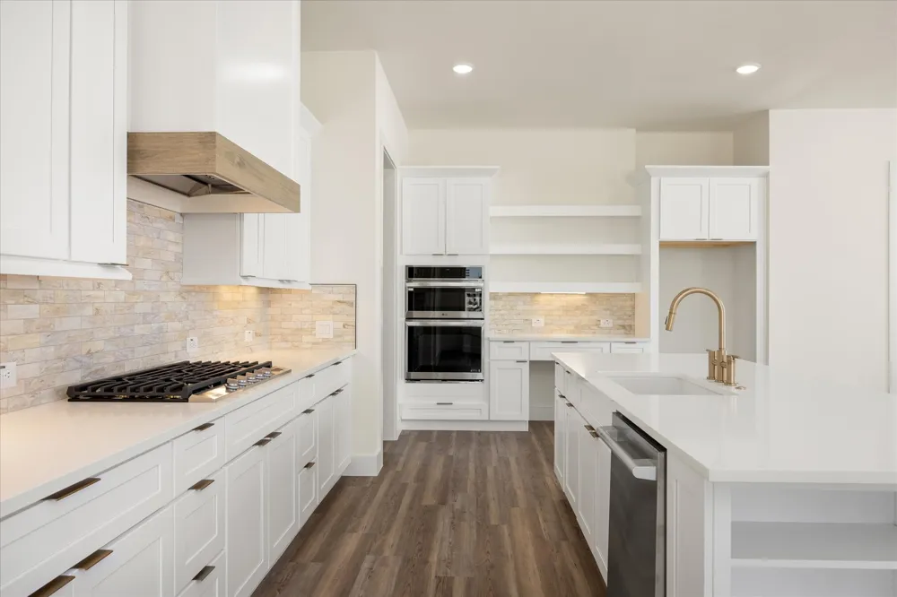2119 Middlewood Circle Granbury, TX 76049