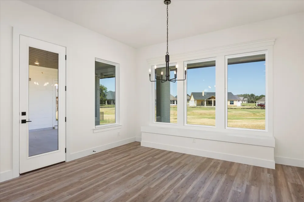 2119 Middlewood Circle Granbury, TX 76049