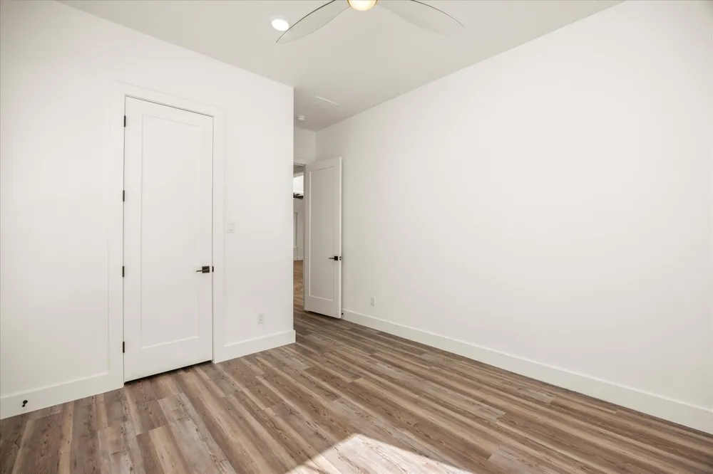 2119 Middlewood Circle Granbury, TX 76049