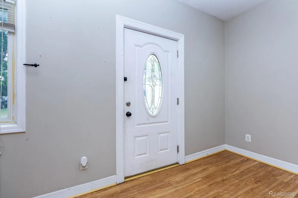 172 Higgins Street Lapeer City, MI 48446
