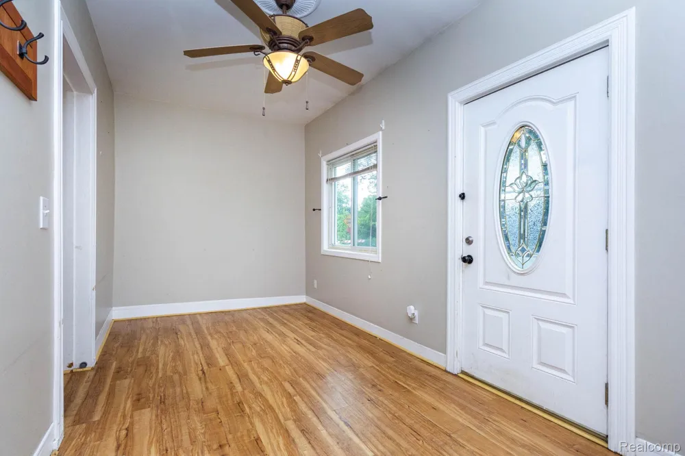 172 Higgins Street Lapeer City, MI 48446