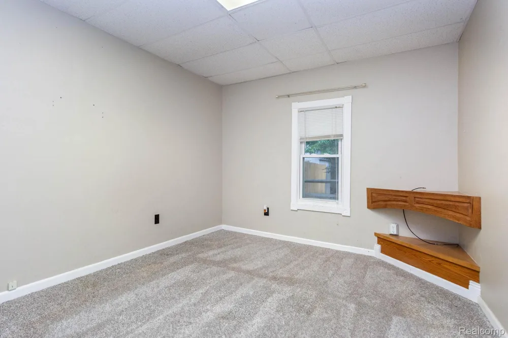 172 Higgins Street Lapeer City, MI 48446