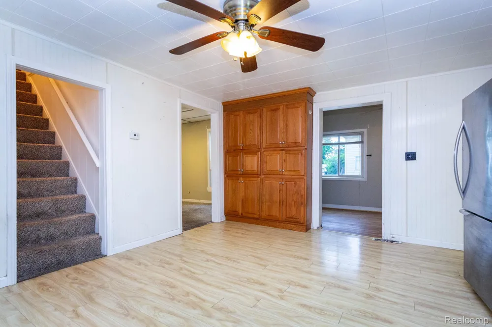 172 Higgins Street Lapeer City, MI 48446