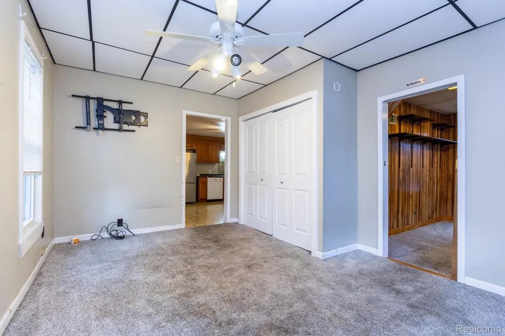 172 Higgins Street Lapeer City, MI 48446
