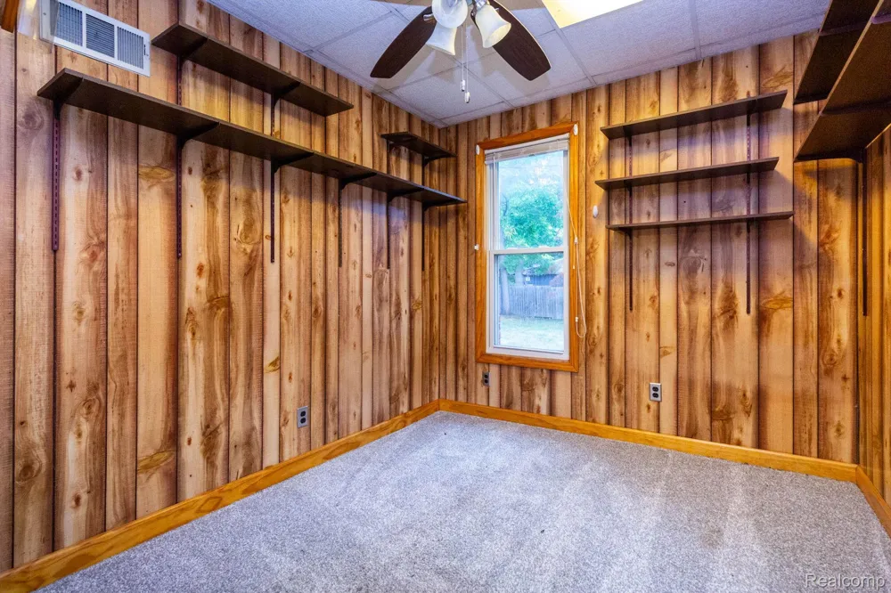 172 Higgins Street Lapeer City, MI 48446