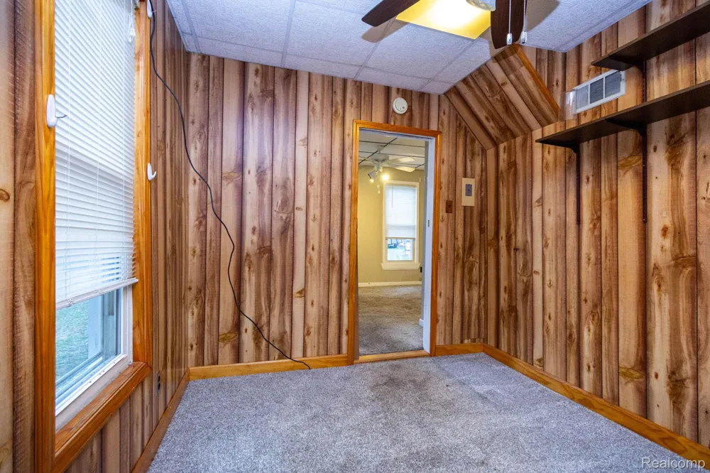 172 Higgins Street Lapeer City, MI 48446