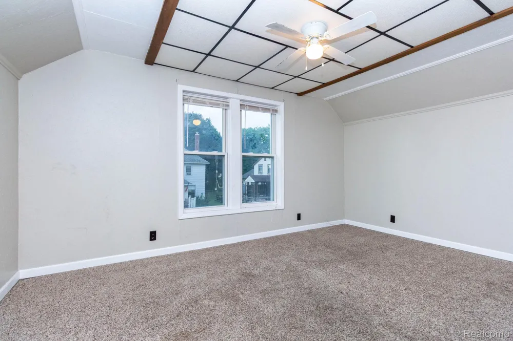 172 Higgins Street Lapeer City, MI 48446